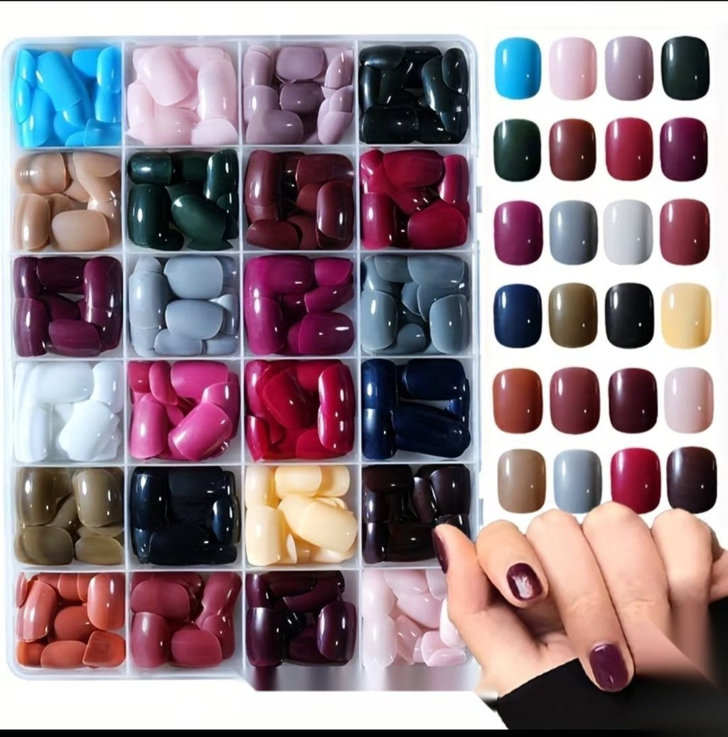 Boîte de faux ongles — 576 pièces, 24 couleurs