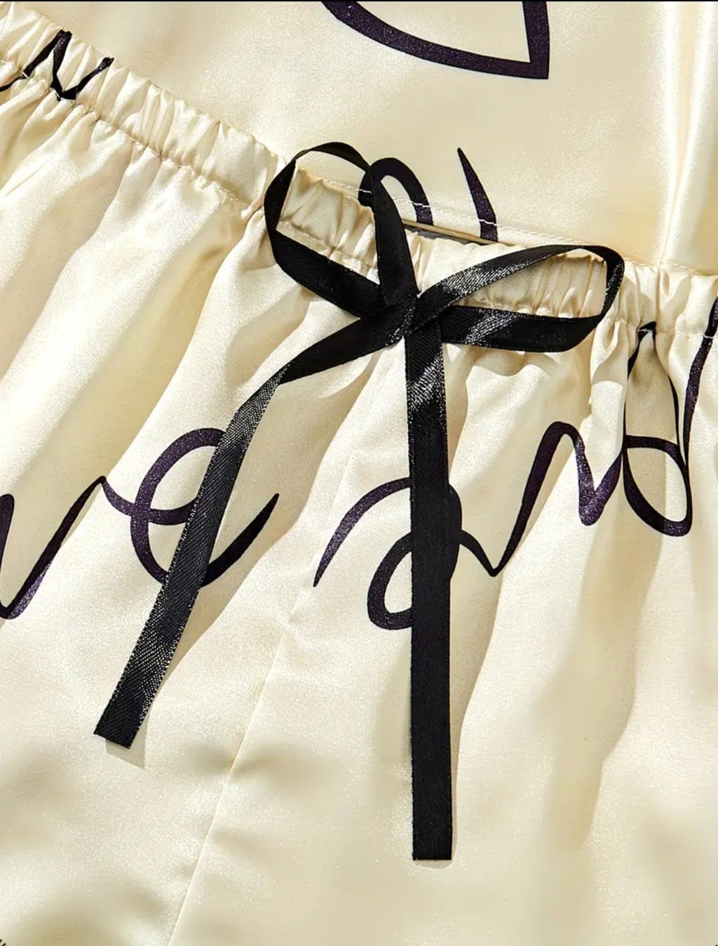 Ensemble pyjama en satin et dentelle pour femme