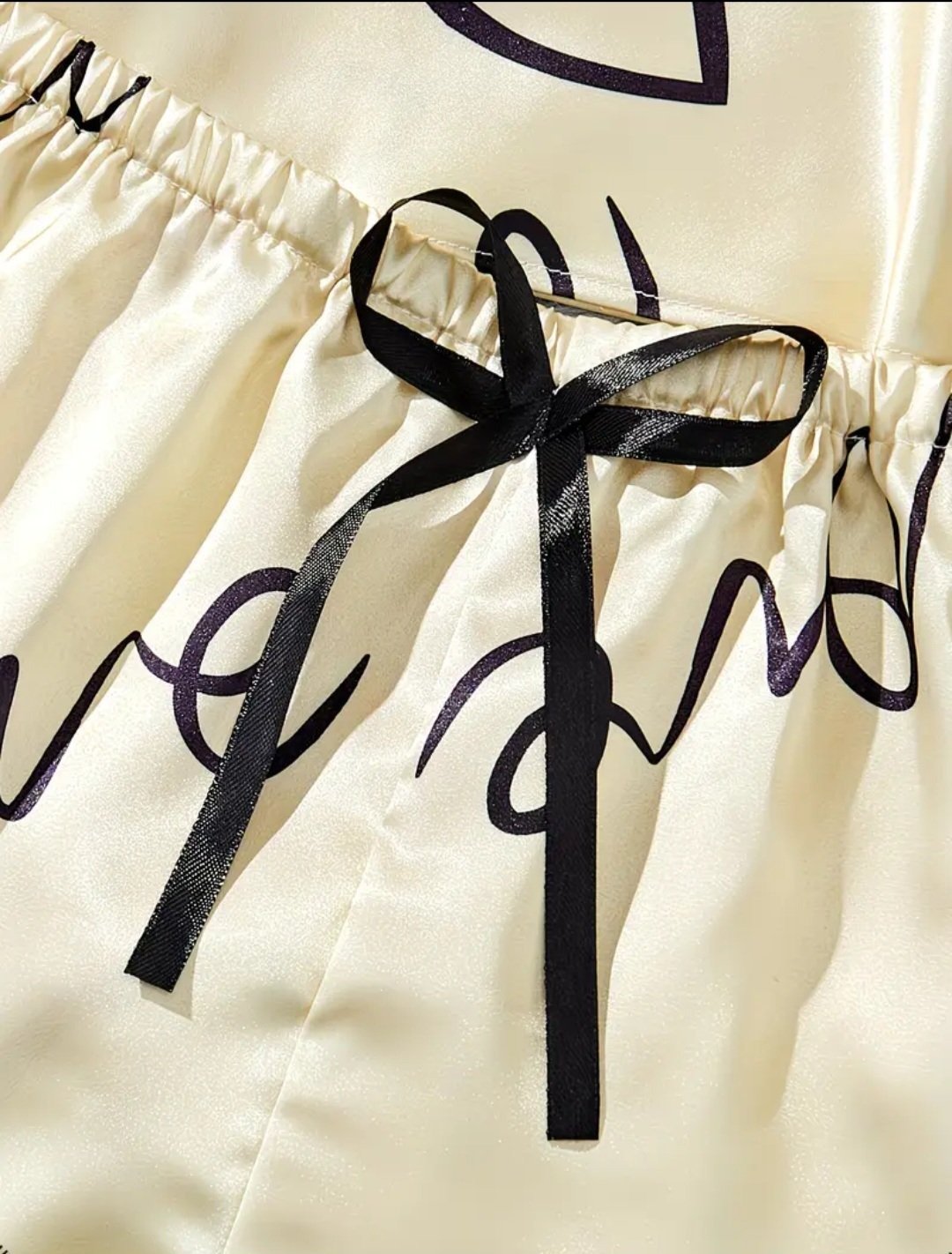 Ensemble pyjama en satin et dentelle pour femme