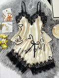 Ensemble pyjama en satin et dentelle pour femme